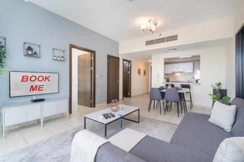 Free housekeeping visits during your stay - StayShort - Elegant 1-Bedroom Retreat in The Point Tower Marina