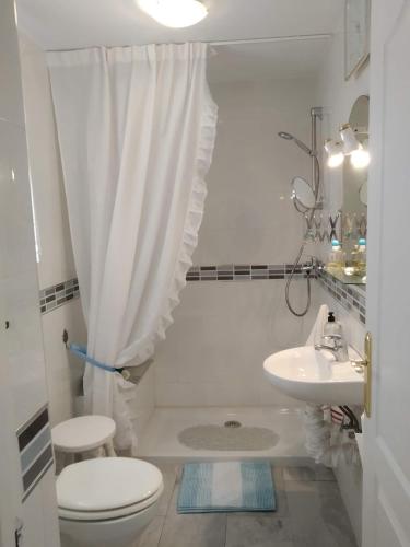 Habitación privada en apartamento compartido Teatinos Pilar planta baja