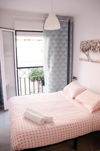 Apartamento Moderno con Piscina y Aparcamiento