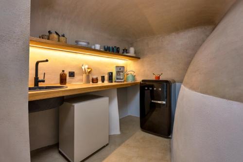 IoTa Monocave by Thireon