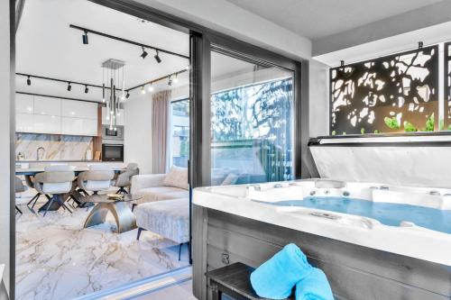 Luxe Villa Palace Nera 1 by sea Heated pool