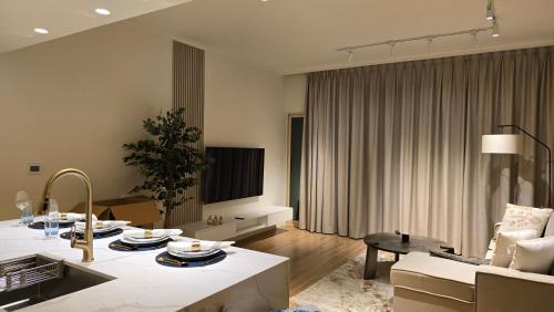 quiet green 1 bedroom for your rest
