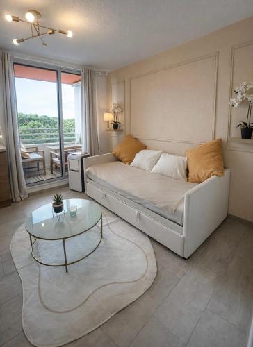 Studio cosy avec terrasse à deux pas de la plage !