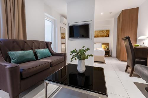 Achilleos City Hotel