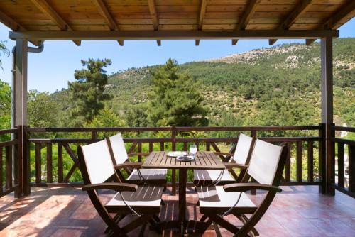Gallery image of Menir Luxury Apartments in Prinos