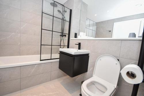 Foto Modern 1 Bed Flat in Central Manchester w Balcony 5