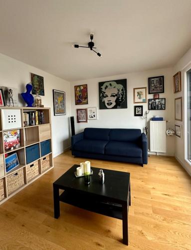 Studio, Close to Paris
