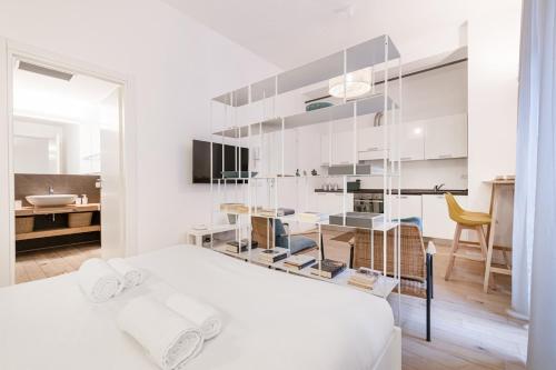 Easylife - Milan - Pergola 5 - Isola