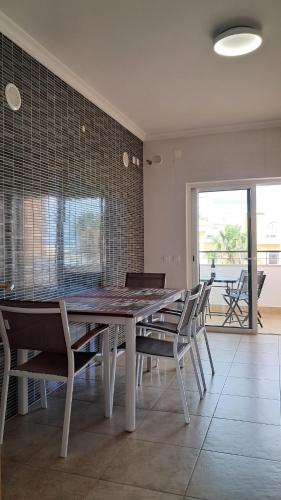 Lagos Vibes spacious 2 bedroom flat with terraces and pool