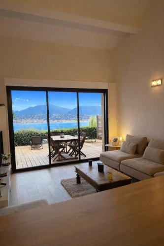 Mini-villa avec vue mer et piscine