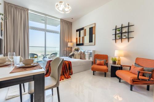 Peaceful High-Rise Studio Overlooking Miracle Garden, Skyz by Danube, Arjan by Deluxe Holiday Homes