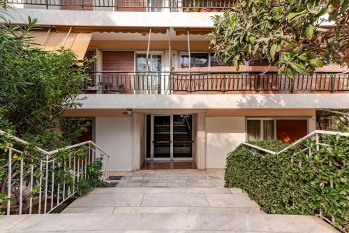 Quiet simple brand new luxury apartment by the sea