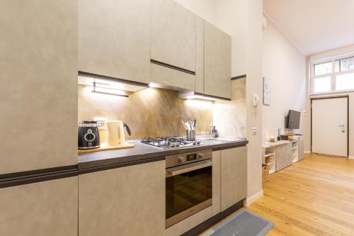 Suite Plana - Appartamento molto spazioso con 2 Camere 2 Bagni - vicino San Siro, Fiera Milano