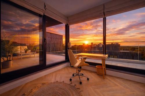 Boho Deluxe Apart - największy apartament 130m2 nad Jeziorem Ukiel z 50m tarasem, przy jeziorze, garaż podziemny, klimatyzacja, 3 sypialnie plus salon, 2 łazienki, winda, fvat