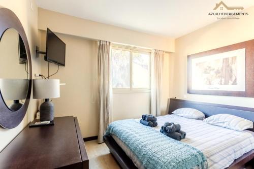 Antibes, chemin de Vallauris, Appartement 4 personnes piscine parking photo 3