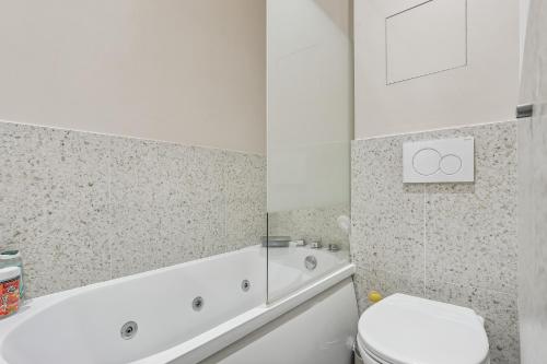 Lavie Maison Hot Tub Seaside Studio