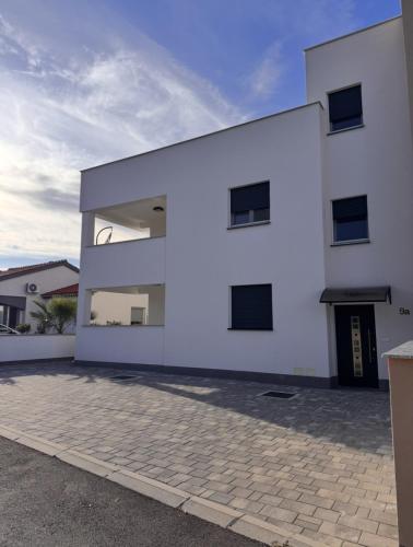 DomBella Apartment Vir