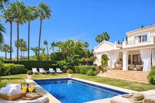 Noctua villa luxury paraíso estepona 001