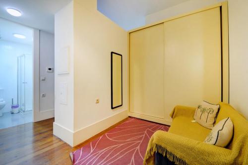 Bright Cedofeita Flat with Balcony