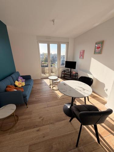 Duplex - pop et coloré - au cœur du centre ville
