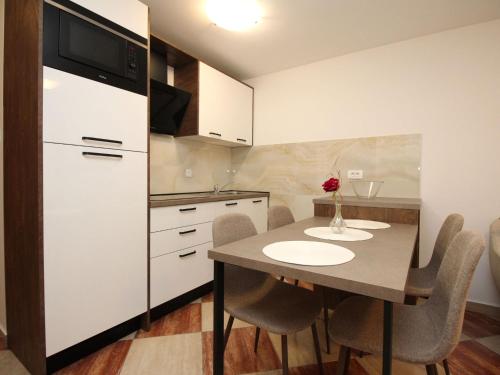 Apartment Modern eingerichtete Apartment für 4 Personen ideal für Famillien mit Kinder im by Interhome