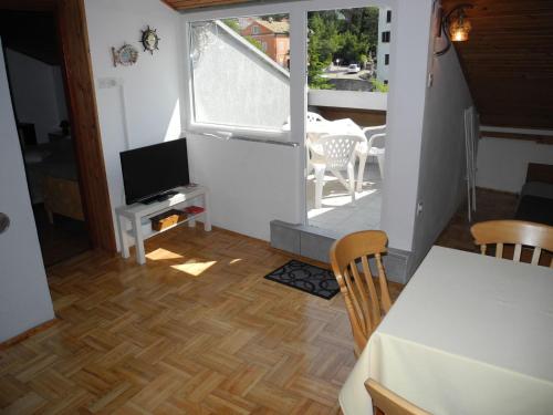 Apartment Wohnung in toller Lage- 50m vom Strand entfernt by Interhome
