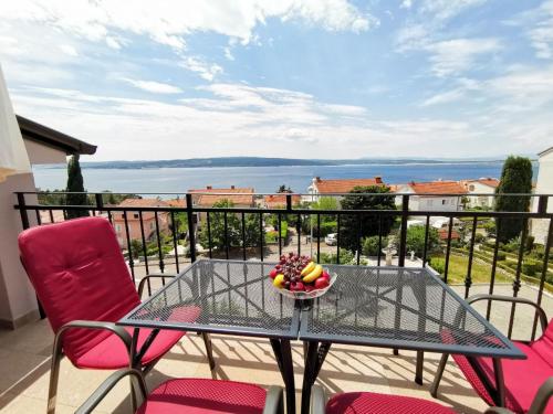 Apartment Wohnung in Crikvenica mit Terrasse und Meerblick by Interhome