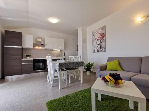 Apartment Wohnung in Crikvenica mit Terrasse und Meerblick by Interhome