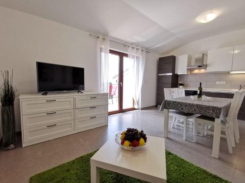 Apartment Wohnung in Crikvenica mit Terrasse und Meerblick by Interhome