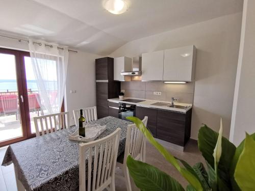 Apartment Wohnung in Crikvenica mit Terrasse und Meerblick by Interhome