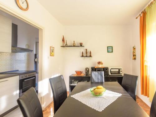 Apartment Wohnung in Crikvenica mit Grill und Terrasse by Interhome