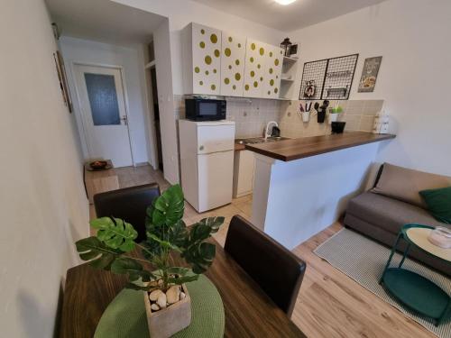 Apartment Wohnung in Crikvenica mit privatem Parkplatz by Interhome