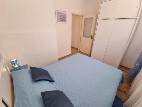 Apartment Wohnung in Crikvenica mit privatem Parkplatz by Interhome