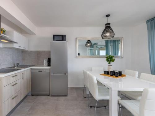 Apartment Modernes Apartment in Crikvenica mit Gemeinschaftspool by Interhome