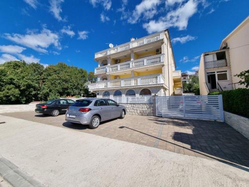 Apartment Wohnung in Crikvenica mit privatem Parkplatz by Interhome