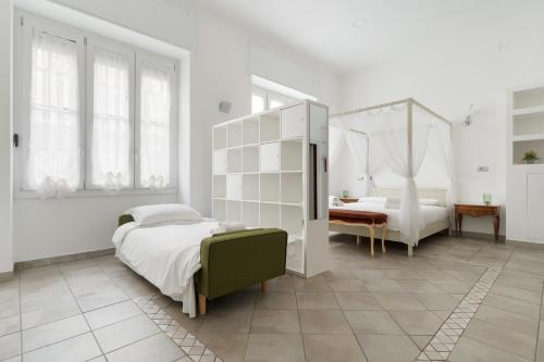 Charming Apartment near M1 Loreto and Iconic Tram 1 to City Center