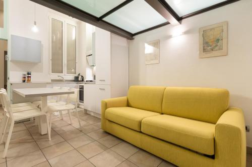 Charming Apartment near M1 Loreto and Iconic Tram 1 to City Center