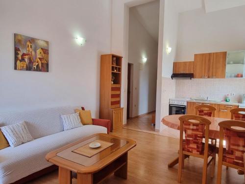 Apartment Wohnung in Baška mit Eigenem Balkon by Interhome
