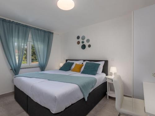 Apartment Moderne Wohnung in Crikvenica mit Pool by Interhome