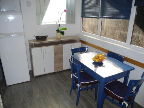 Apartment Wohnung 30m vom Meer entfernt- mit Gemeinschaftspool by Interhome