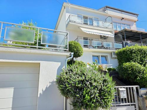 Apartment Wohnung in Crikvenica mit Terrasse by Interhome