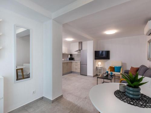 Apartment Modernes Apartment in Crikvenica mit Gemeinschaftspool by Interhome
