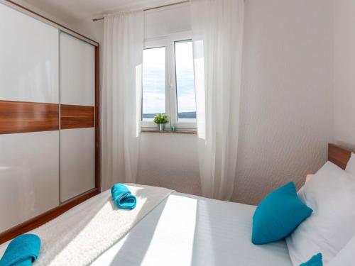 Apartment Wohnung mit Balkon und Meerblick by Interhome