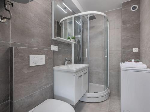 Apartment Moderne Wohnung in Crikvenica mit Pool by Interhome