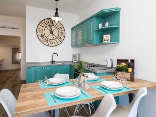 Apartment Wohnung für 4-5 Personen- 100m vom Strand entfernt by Interhome