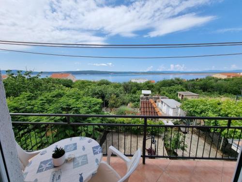 Apartment Wohnung für 3 Personen- mit Balkon und Meerblick by Interhome