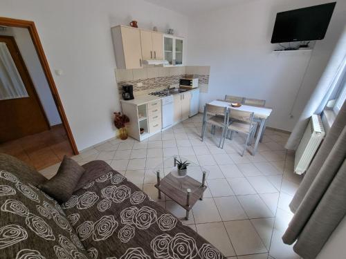 Apartment Wohnung für 3 Personen- mit Balkon und Meerblick by Interhome