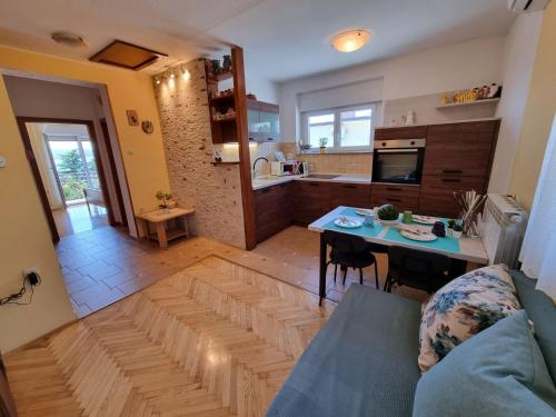 Apartment mit Terrasse by Interhome