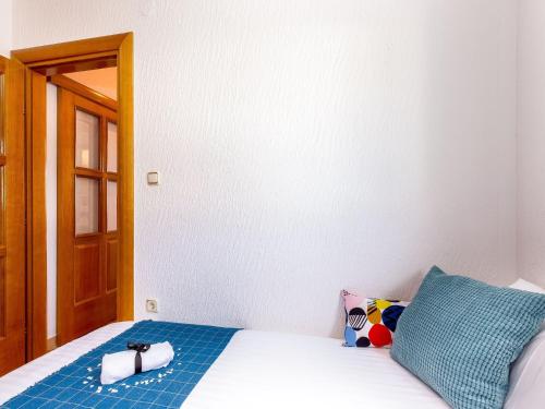 Apartment Wohnung mit Balkon und Meerblick by Interhome