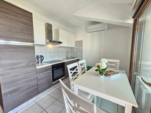 Apartment Wohnung für 4 Personen mit Terrasse by Interhome
